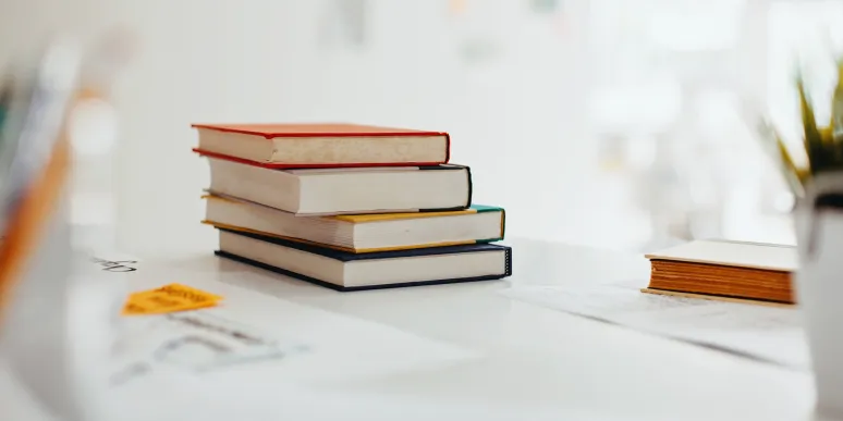 How a weekly Zoom call with a friend motivates me to read widely